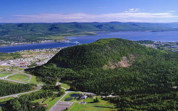 Sugarloaf Provincial Park